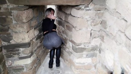 Unexpected sex with a stranger nymphomaniac on a tour in an old fortress